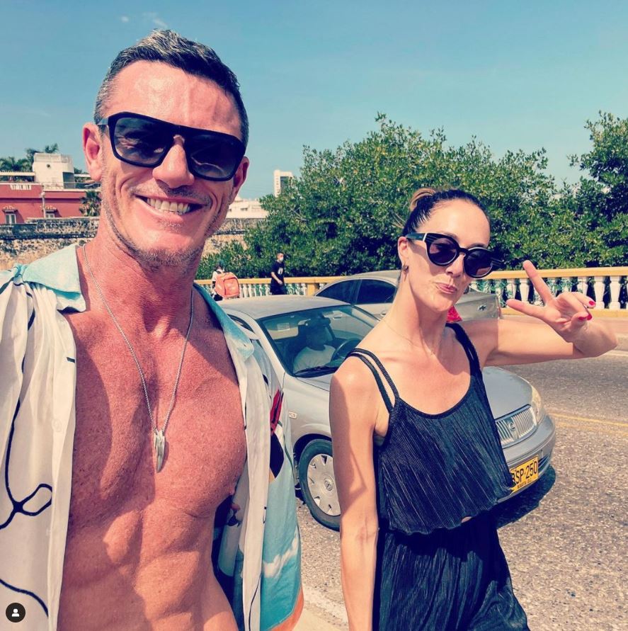 La amarga experiencia del actor Luke Evans en Cartagena El reconocido actor británico Luke Evans, quien ha participado en grandes producciones hollywoodenses como 'Rápido y furioso' y 'La bella y la bestia', informó por medio de sus redes sociales que vivió una mala experiencia en su paso por Cartagena, donde está de paseo.