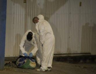 Detalles del asesinato de la mujer que fue dejada en una maleta El desprecio por la vida quedó demostrado en la actuación del homicida, quien no tuvo reparo en amarrarla de pies y manos, acomodarla en una posición fetal para abandonar su cadáver en la vía pública, a unos metros del parque Simón Bolívar.