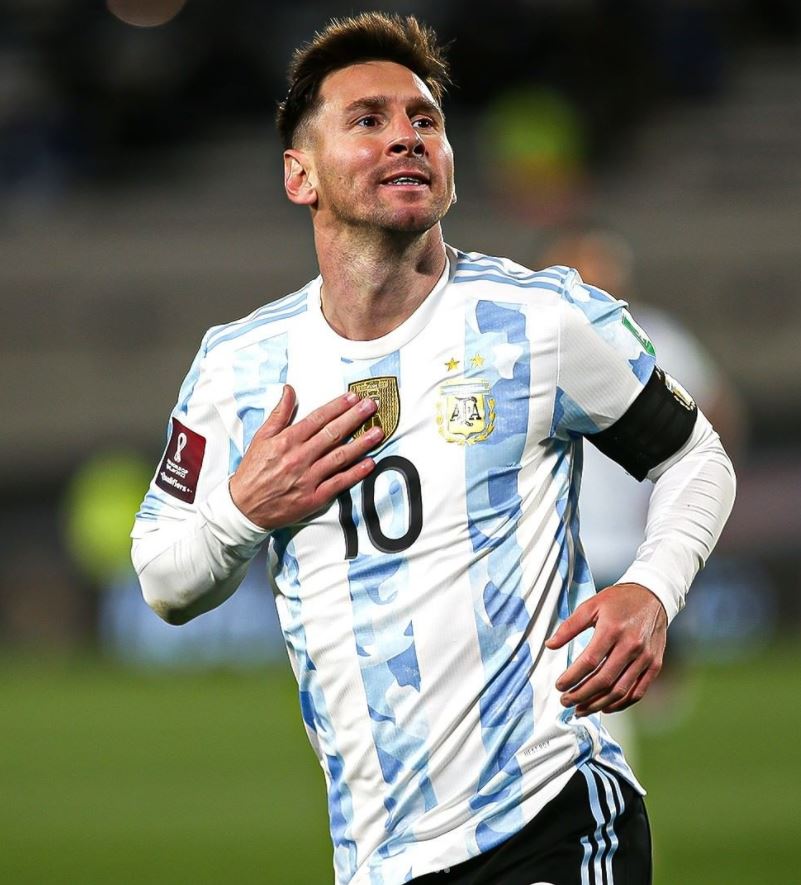 ¡Confirmado! Lionel Messi no jugará contra Colombia en la Eliminatoria Desde hace un par de días se venía manejando la versión de que la Selección de Argentina, clasificada anticipadamente para el Mundial Catar 2022, no iba a tener a su jugador más emblemático para sus próximos retos en la Eliminatoria Suramericana, y hace pocos minutos este hecho acaba de ser confirmado.