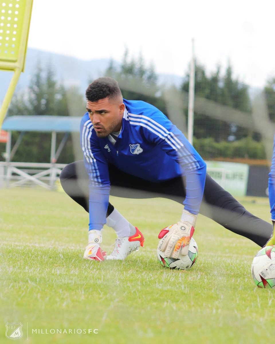 Santa Fe y Millos se estrenan este viernes en la Liga Arranca una nueva temporada para Independiente Santa Fe. El conjunto 'Cardenal’ iniciará su participación en la Liga BetPlay recibiendo esta tarde (6 p. m.), en El Campín, a La Equidad. Q’HUBO le cuenta cómo llega el 'Rojazo' para sus nuevos retos, cómo se preparó y qué objetivos tiene para reivindicarse con su hinchada.