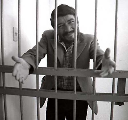 Conozca la oscura historia del asesino Pedro Alonso López 2 Conozca la oscura historia del asesino Pedro Alonso López Pedro Alonso López es el nombre de un asesino en serie más conocido como el monstruo de los Andes, este hombre fue el responsable de asesinar y violar a una gran cantidad de niñas.
