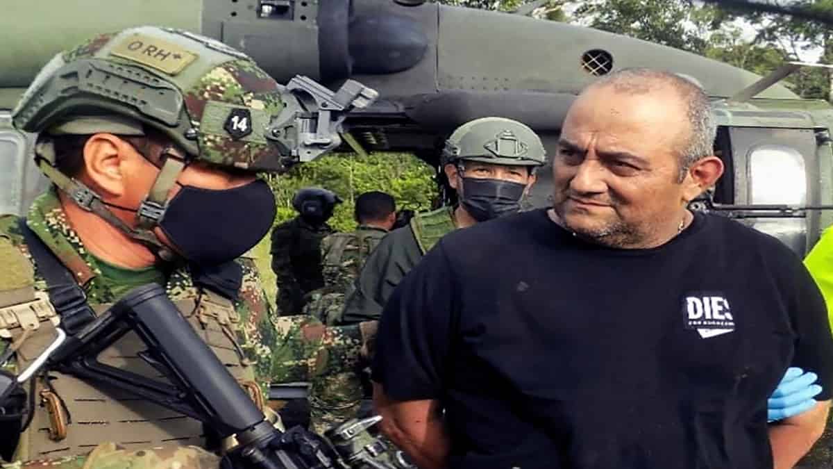 Se robaron el computador y las declaraciones de alias ‘Otoniel’ 6 Se robaron el computador y las declaraciones de alias ‘Otoniel’ Un nuevo capítulo se empezó a escribir este fin de semana en la polémica que ha generado la entrevista de Dairo Antonio Úsuga, alias 'Otoniel', con la Comisión de la Verdad. A los inconvenientes que se presentaron durante la diligencia en las instalaciones de la Dijin, en Bogotá, se sumó este sábado el robo del material que se logró recaudar el pasado jueves.