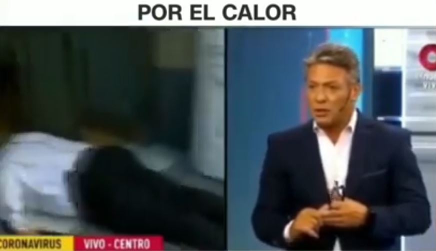 EN VIDEO: El desmayo de un periodista en plena emisión 6 EN VIDEO: El desmayo de un periodista en plena emisión Entregar hasta la ultima gota de esfuerzo fue lo que le pasó a este periodista, el fuerte trabajo acompañado de un fuerte sol, puede ser una mezcla mortal. En este caso, Carlos Ferraran, periodista argentino, mientras estaba hablando en plena emisión en vivo, se desplomó.