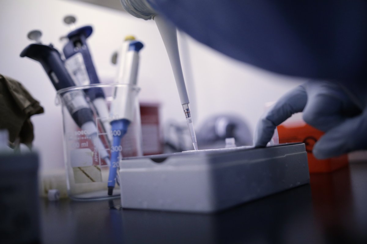 Inició fase final del cuarto pico de COVID El Ministerio de Salud informó este viernes que a nivel nacional se mantiene una disponibilidad constante de Unidades de Cuidado Intensivo (UCI) y hospitalizaciones.