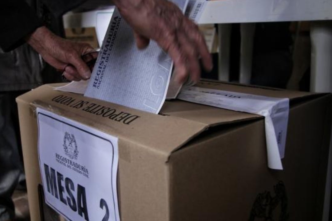 El 2022 traerá retos para el cambio de Gobierno 2 El 2022 traerá retos para el cambio de Gobierno Algo que caracterizará este año es la jornada electoral que se vivirá a nivel nacional para elegir a 172 congresistas, encargados de promulgar las distintas normas; de paso, elegiremos al nuevo Presidente, por lo que desde ya se hace fuerza para que las personas registren su cédula antes del 13 de enero.