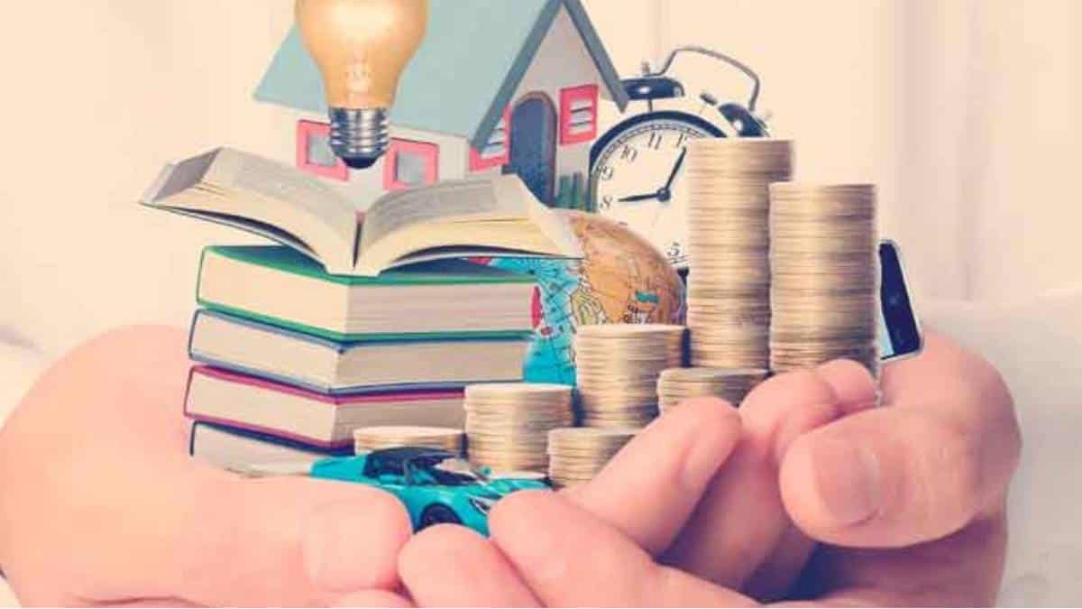 Intereses de cesantías, un billete para los empleados 1 Intereses de cesantías, un billete para los empleados Si el inicio de año lo agarró sin plata y ya le toca pensar en buscar ingresos para los útiles de los niños, el mercado o el arriendo, sin duda le interesará saber que a finales de enero podría recibir un billetico extra.