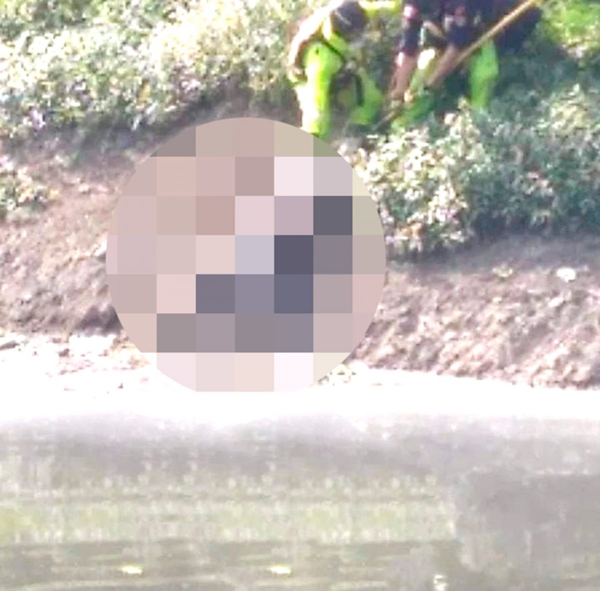 El cadáver de un hombre apareció flotando en el río Arzobispo 1 El cadáver de un hombre apareció flotando en el río Arzobispo Vea también: Misteriosa muerte a puñal y hallazgo de cadáver en la Autopista Sur