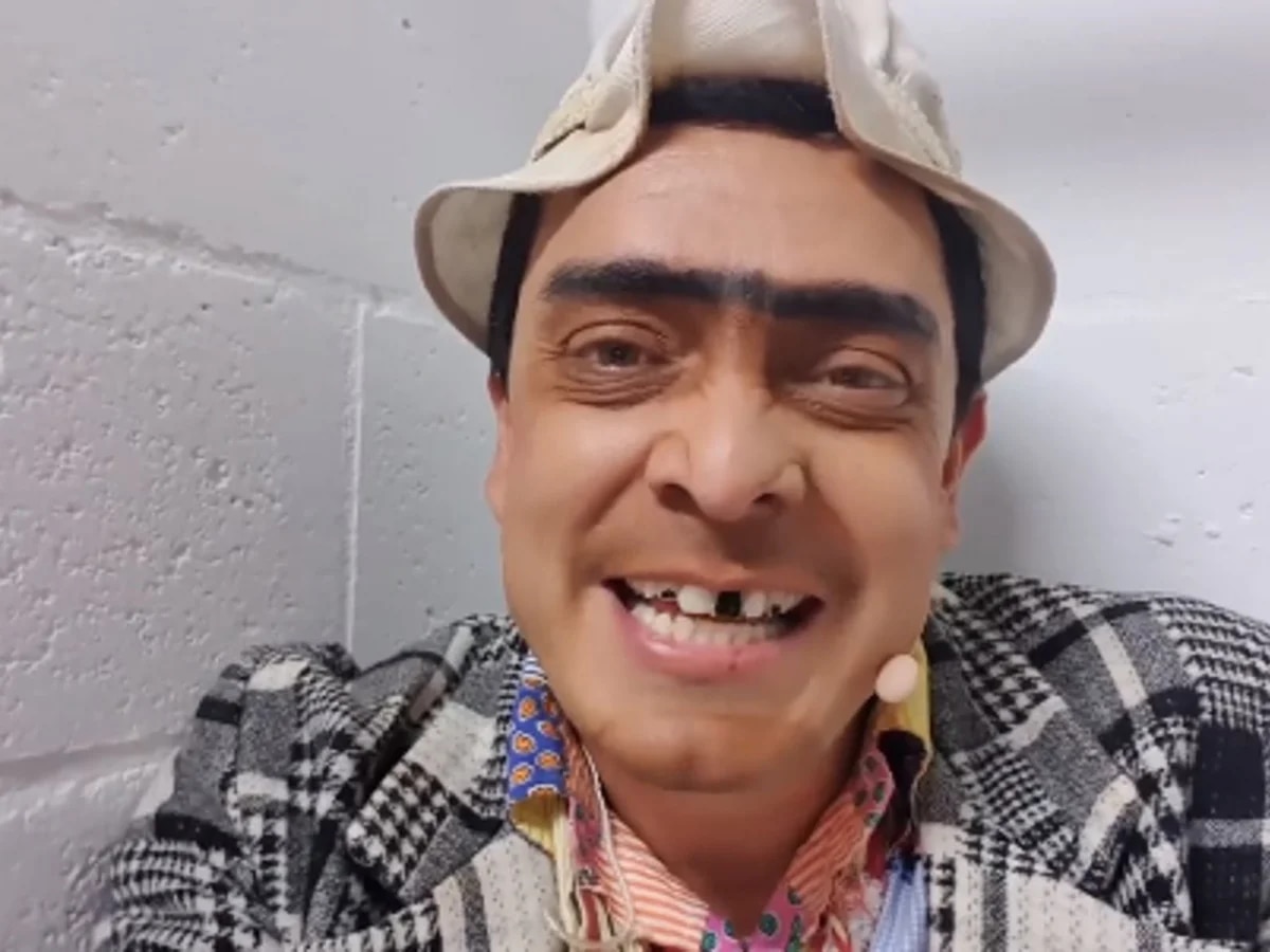 Suso se encuentra en busca de su Yesica Yuyeimy 1 Suso se encuentra en busca de su Yesica Yuyeimy El mueco más querido por lo colombianos llegó con grandes novedades en este 2022, con nuevas secciones con las que el 'Paspi' estará más cerca de los televidentes y con las que además, ellos podrán ganar dinero.