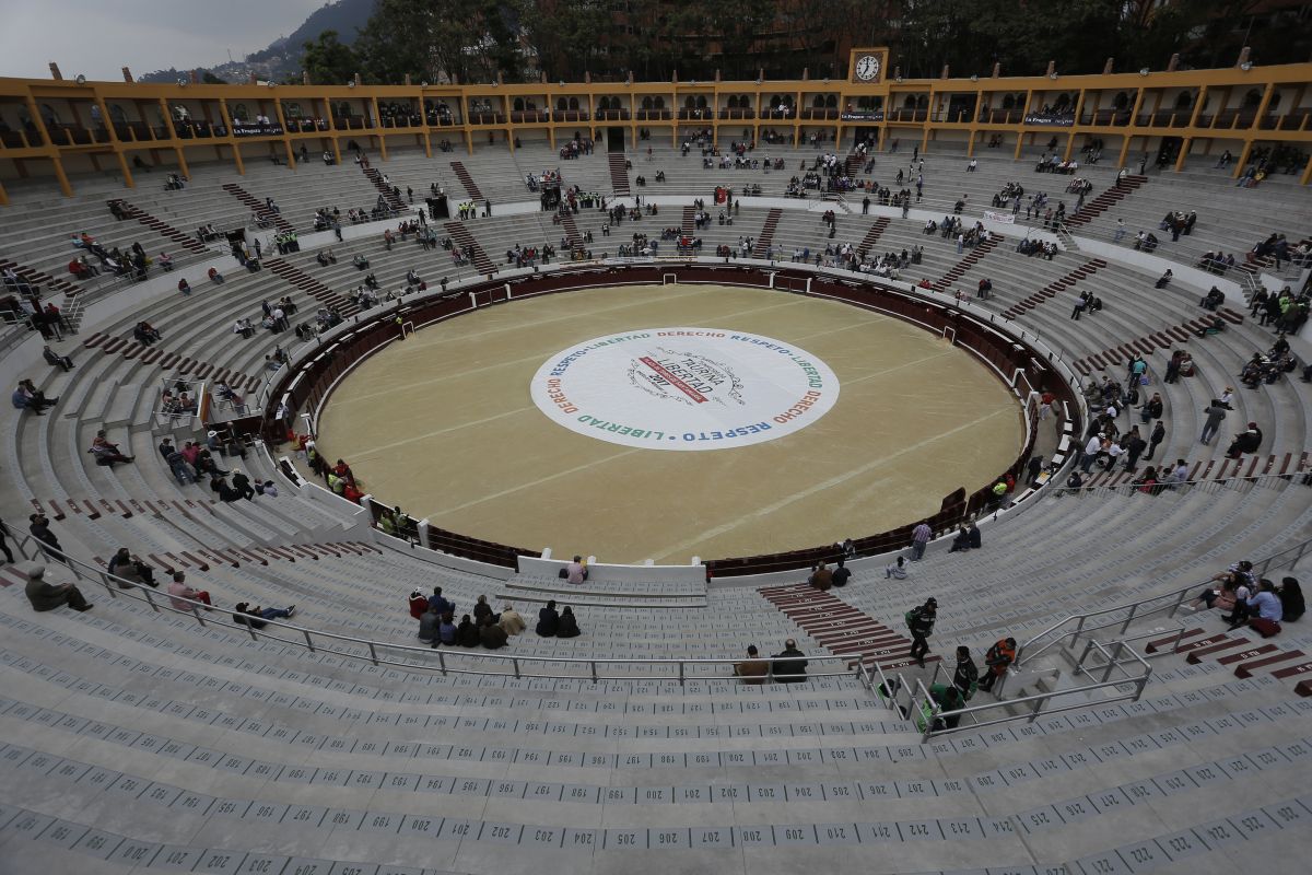 Este año no habrá corridas de toros en Bogotá 6 Este año no habrá corridas de toros en Bogotá El Instituto Distrital de Recreación y Deporte (IDRD) anunció que Bogotá se quedará sin temporada taurina este 2022, después de que ningún privado se interesara en la concesión temporal de la Plaza de Toros La Santamaria.