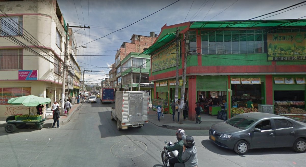 Familiares de taxista asesinado en Suba piden ayuda para encontrar al asesino En la tarde del sábado en el barrio Berlín (Suba) se presentó un hecho de intolerancia en el que un sujeto desenfundó un arma de fuego y disparó contra la humanidad de un taxista. La víctima que falleció fue identificada como Wálter Javier Velásquez, de 41 años.