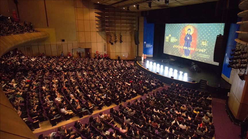 Colombia participará en Clermont Ferrand, el más grande festival de cortometrajes 2 Colombia participará en Clermont Ferrand, el más grande festival de cortometrajes Una producción en la Competencia Internacional, cuatro cortometrajes en la selección Short Film Market Picks y 90 en la Videolibrería del Marché du Film Court, la presentación del Catálogo de Cortos Colombianos Refresh-Vol. 3, y una delegación de Proimágenes Colombia y del Festival Bogoshorts, serán la cuota colombiana en el mayor festival internacional de cine dedicado a los cortometrajes, Clermont Ferrand, que este año se realizará del 28 de enero al 5 de febrero.