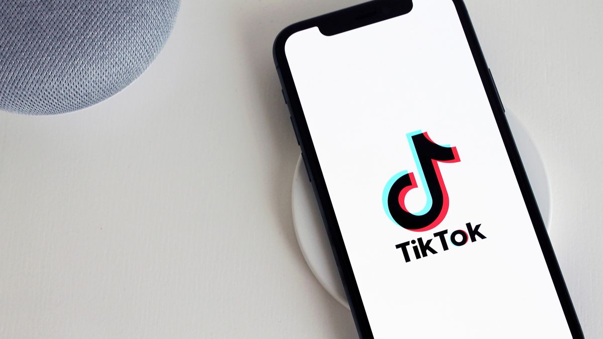Pille las estafas más usuales en TikTok Ninguna red social es ajena a ser usada para algún tipo de estafa, incluido TikTok, de gran auge en los últimos años, en especial, entre los más jóvenes.