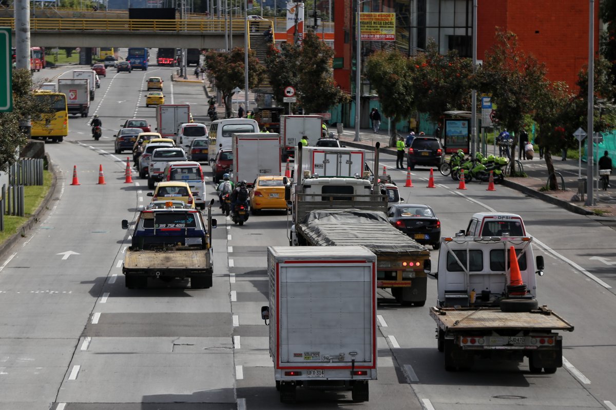 Atención al pico y placa para este jueves Tras el cambio en el pico y placa, los horarios y restricciones para todos los automóviles particulares de Bogotá, Q’HUBO le cuenta cuándo puede sacar su vehículo y a qué hora hacerlo.