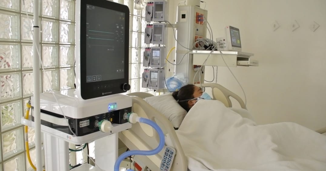 Colombia registró 274 personas fallecidas por COVID-19 este domingo El Ministerio de Salud notificó este domingo 16.119 nuevos contagios y 247 personas fallecidas a causa de la enfermedad del Covid-19. En el ultimo día se realizaron 59.357 pruebas diagnósticas. &nbsp;