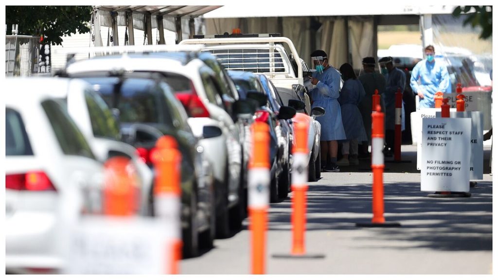 Estados Unidos bate récord mundial de contagios COVID-19 en un día 1 Estados Unidos bate récord mundial de contagios COVID-19 en un día Estados Unidos registró este lunes más de un millón de casos de coronavirus, una cifra de contagios récord en todo el mundo, marcada por la propagación de la variante Ómicron, en una jornada en la que, además, se ha confirmado cerca de 1.700 muertos por COVID-19.