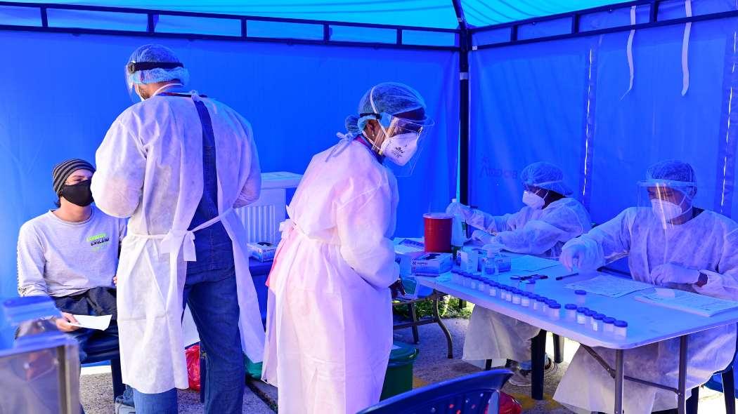 27 puntos habilitados para hacerse la prueba COVID este jueves 8 27 puntos habilitados para hacerse la prueba COVID este jueves Ante el incremento de nuevos casos de coronavirus por la variante Ómicron en Bogotá, la Secretaría de Salud intensificó las labores para habilitar puntos de pruebas, con el fin de que la ciudadanía pueda conocer sobre su estado de salud. Para este jueves 6 de septiembre están a disposición de los capitalinos 27 puntos.