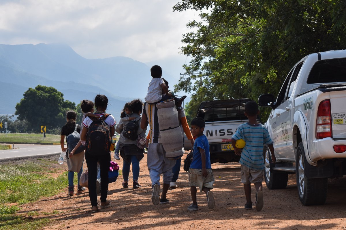 Jornadas de beneficios para más de un millón de migrantes en Colombia Desde hoy y hasta el próximo 30 de enero se realizarán jornadas de entrega del Permisos de Protección Temporal (PPT) y de solicitud de la encuesta para el registro en el Sisbén IV, con el propósito de ampliar la cobertura en atención integral a la población migrante en el país y mejorar sus condiciones de vida, con acceso a los servicios de salud y educación.