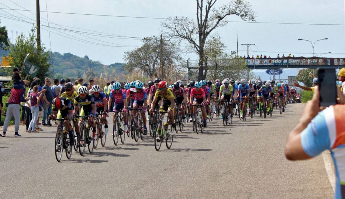 Colombiano Suesca ganó hoy la cuarta etapa de la Vuelta al Táchira 2 Colombiano Suesca ganó hoy la cuarta etapa de la Vuelta al Táchira Ciclistas colombianos fueron protagonistas este miércoles en la Vuelta al Táchira 2022: Marco Tulio Suesca ganó la cuarta etapa y Juan Alcides Espinel tomó el liderato de la clasificación general.