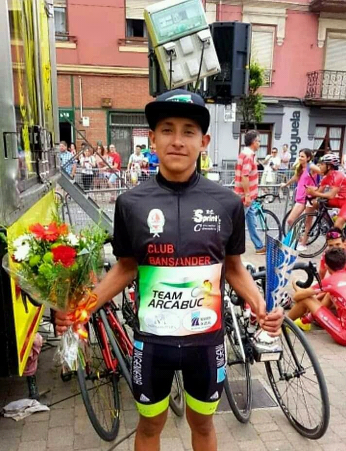 A propósito de Egan, otros ciclistas colombianos accidentados en entrenamientos 3 A propósito de Egan, otros ciclistas colombianos accidentados en entrenamientos El accidente sufrido este lunes por el ciclista Egan Bernal ha despertado la preocupación y también la solidaridad de los colombianos, quienes esperan desde ya su pronta recuperación, tras el aparatoso choque contra una flota cuando entrenaba en el municipio de Gachancipá (Cundinamarca).
