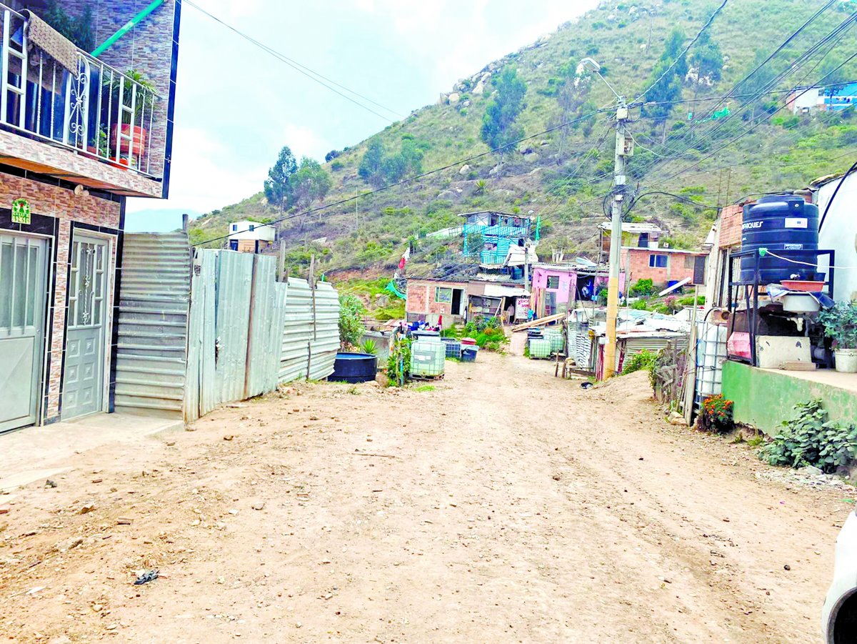 Infame homicidio de Leidy Jhoanna en Soacha 2 Infame homicidio de Leidy Jhoanna en Soacha La sevicia que utilizó el homicida de Leidy Jhoanna Guiza Vargas para arrebatarle la vida, quedó evidenciada en diferentes partes de su cuerpo, el cual fue hallado tendido en una desolada y destapada calle del sector Altos de la Florida, en el municipio de Soacha.