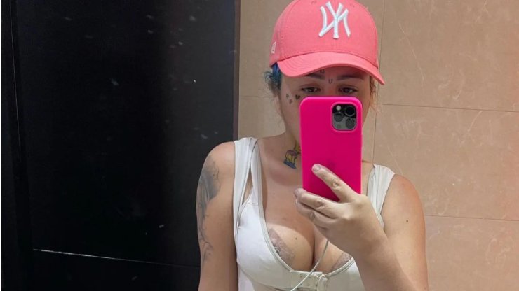 Así quedó Yina Calderón tras hacerse 3 cirugías más 4 Así quedó Yina Calderón tras hacerse 3 cirugías más Recientemente la influenciadora Yina Calderón se sometió a más de 3 cirugías para lograr verse como siempre ha soñado.