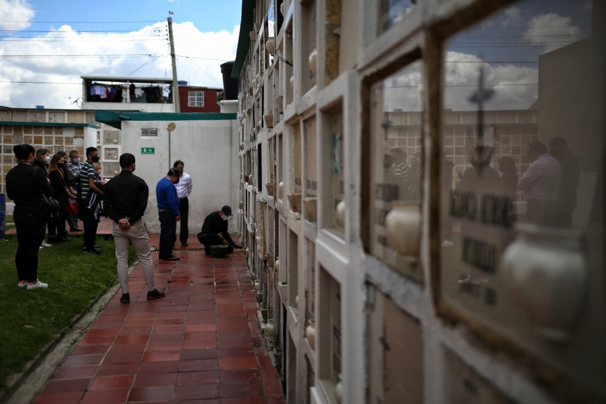 138 nuevos fallecidos por coronavirus este martes 1 138 nuevos fallecidos por coronavirus este martes El Ministerio de Salud reportó este martes 3.731 nuevos casos de Covid-19 en Colombia y 138 fallecidos por coronavirus. La entidad también registró en la última jornada 4.824 recuperados.