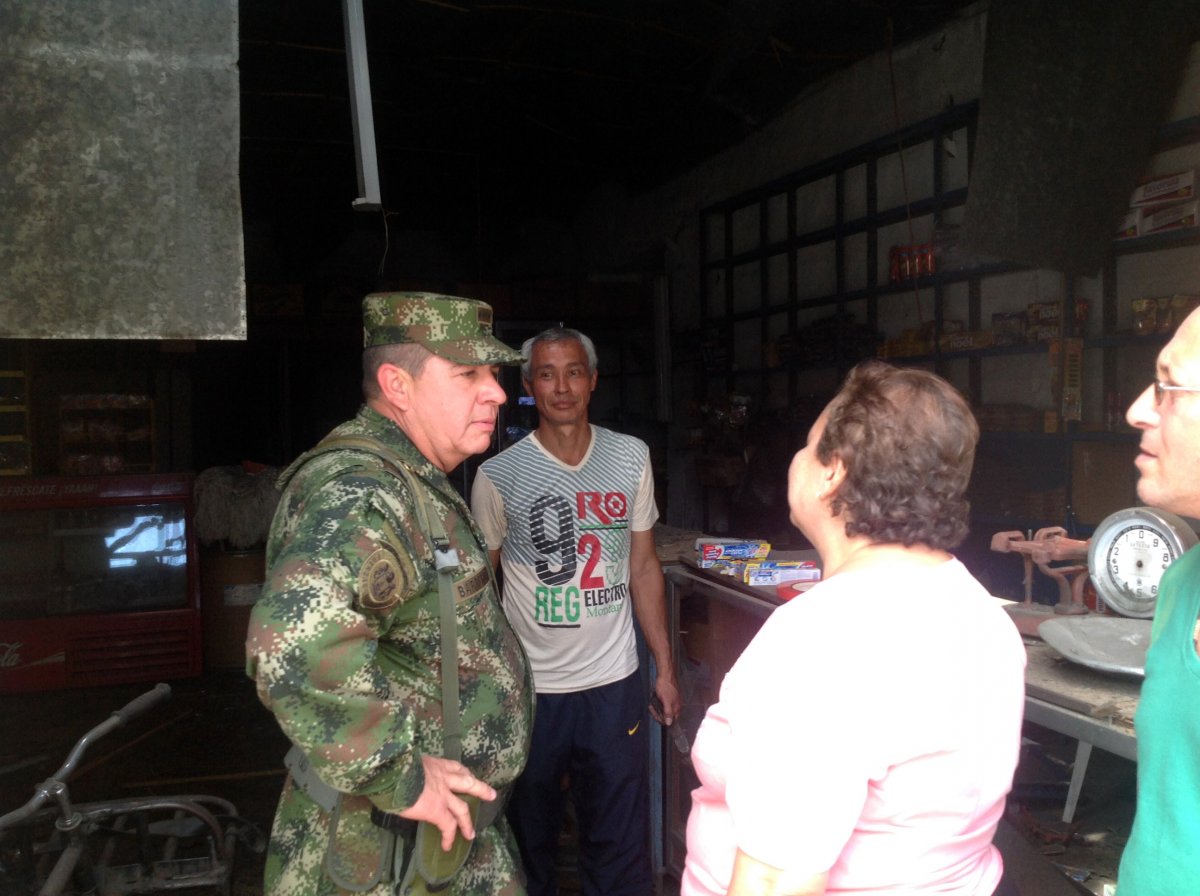 Excomandante de las FF.MM. Sería 'El Padrino' tras ser vinculado con Clan del Golfo 8 Excomandante de las FF.MM. Sería 'El Padrino' tras ser vinculado con Clan del Golfo El general (r) Leonardo Alfonso Barrero Gordillo, excomandante de las Fuerzas Militares haría parte, de acuerdo con las investigaciones de la Fiscalía, de la organización que ayudó a consolidar al ‘Clan del Golfo’ en Nariño, por la que fueron capturados el coronel (r) del Ejército Harry Leonardo Gómez Tabares, excomandante del Batallón Boyacá, y el coronel (r) del Ejército Robinson González del Río, entre otros militares.