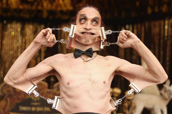 El increíble hombre de 'plastilina' 1 El increíble hombre de 'plastilina' Garry Turner es un británico que literalmente es famoso porque su piel parece de plastilina; de hecho, entró al Libro Guinness de los Récords el 29 de octubre de 1999 por ser el hombre con la piel más elástica del planeta.
