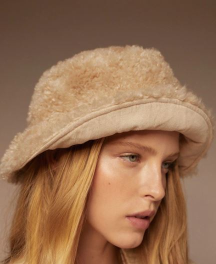 Las 3 prendas en tendencia para el invierno 3 Las 3 prendas en tendencia para el invierno Empezaron a llegar los días de invierno y el frío se hace sentir.