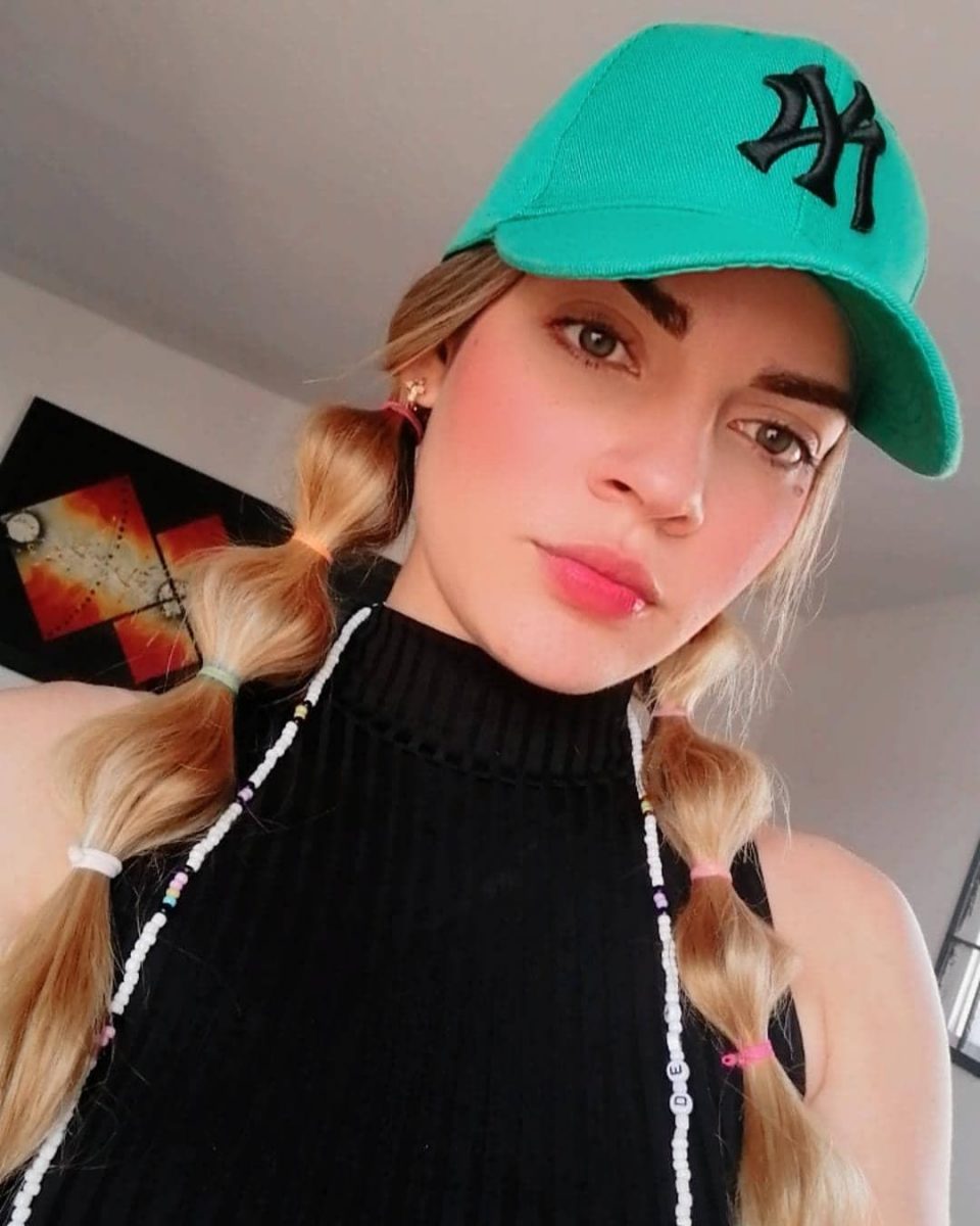 Duro relato de Joven en Barranquilla que fue abusada dentro de un bus 5 Duro relato de Joven en Barranquilla que fue abusada dentro de un bus Una joven barranquillera, que se identificó como Itze Rincón, denunció en su cuenta de Instagram, el acoso sexual del que fue víctima el pasado 1 de febrero dentro de un bus de la empresa Sodis, que opera en Barranquilla y su área metropolitana, el cual abordó en momentos en se jugaba el partido entre las selecciones de Argentina y Colombia y que se transmitía por televisión.