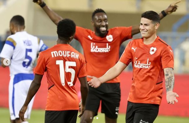 La MLS le cerraría las puertas a James Sin duda el canal preferido de interacción de James Rodríguez con sus seguidores y los amantes al fútbol es la plataforma Twitch. Uno de los temas que tocó recientemente fue la liga donde ve su futuro cercano y donde quisiera retirarse. El cucuteño aseguró que no descarta volver a Europa e insinuó que le gustaría colgar los guayos en la Major League Soccer (MLS), de Estados Unidos.
