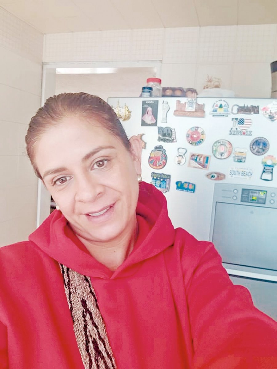 Infame homicidio de manicurista en Rafael Uribe 9 Infame homicidio de manicurista en Rafael Uribe La manicurista recibió un disparo en la cabeza justo cuando caminaba por el andén de la Calle 32A sur con Carrera 11. Un sujeto, que se hacía pasar por reciclador, se le acercó y la atacó sin mediar palabra.