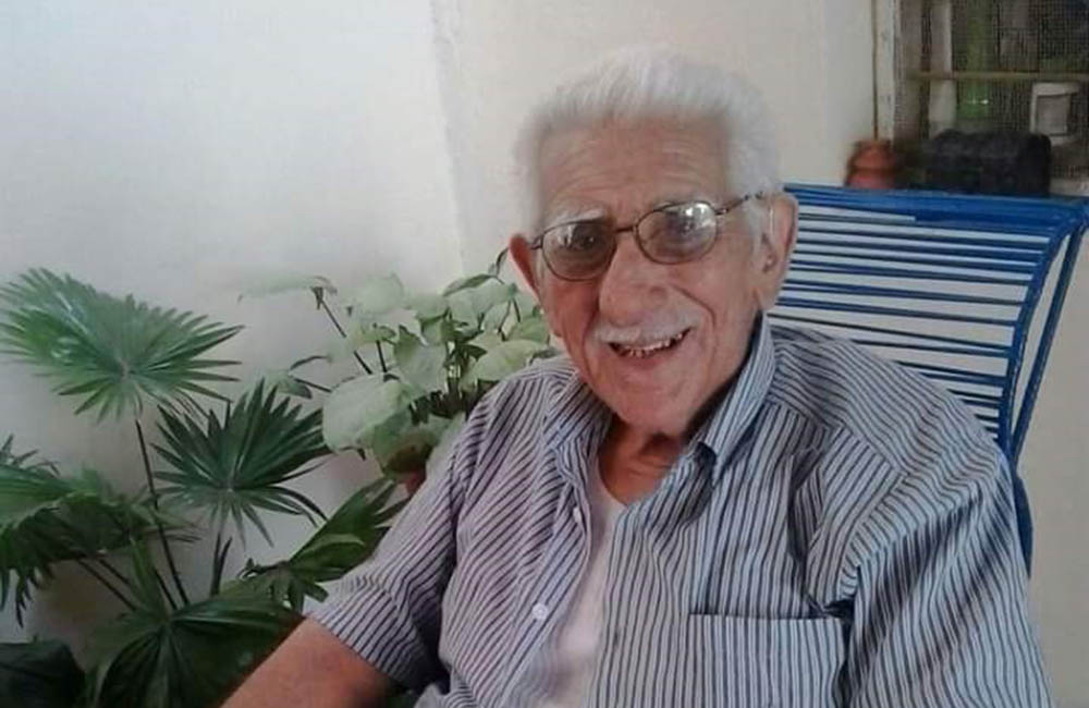 Murió Julio Erazo, autor de ‘Adonay’ y otros éxitos decembrinos Este sábado 12 de febrero murió el reconocido compositor Julio Erazo Cuevas, a sus 92 años recordado por canciones como ‘Adonay’, ‘La puya guamalera’, ‘La pata pelá’, ‘El bailador’, entre otros canciones que se bailan en las tradicionales festividades decembrinas de Colombia.
