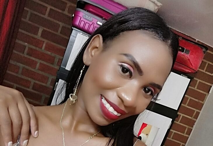 Dolor por el atroz asesinato de la modelo webcam Leicy Reyes 1 Dolor por el atroz asesinato de la modelo webcam Leicy Reyes La joven Leicy Reyes Torres, modelo webcam, fue encontrada sin vida en el interior de su casa, con las manos atadas y con una cobija en la cabeza.