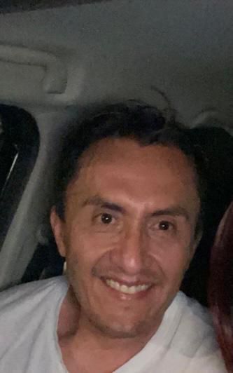 Angustia en Suba por la extraña desaparición de Leonardo 2 Angustia en Suba por la extraña desaparición de Leonardo A medida que pasan los días, la angustia y la zozobra que invaden a los familiares y allegados de Leonardo Castro Portela se incrementa, pues el comerciante salió en su vehículo en la tarde del jueves 17 de febrero y nunca más regresó a su negocio. No llegó a dormir a su casa ni se ha comunicado con sus allegados desde entonces.
