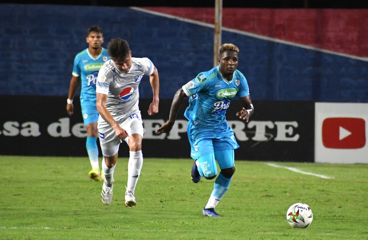 Con suplentes Millonarios logró un triunfazo en Montería 1 Con suplentes Millonarios logró un triunfazo en Montería Ni jugando con suplentes Millonarios afloja. Este sábado, como visitante, el equipo 'Embajador' venció 2-1 a Jaguares de Córdoba y sumó su cuarta victoria consecutiva en la Liga BetPlay.
