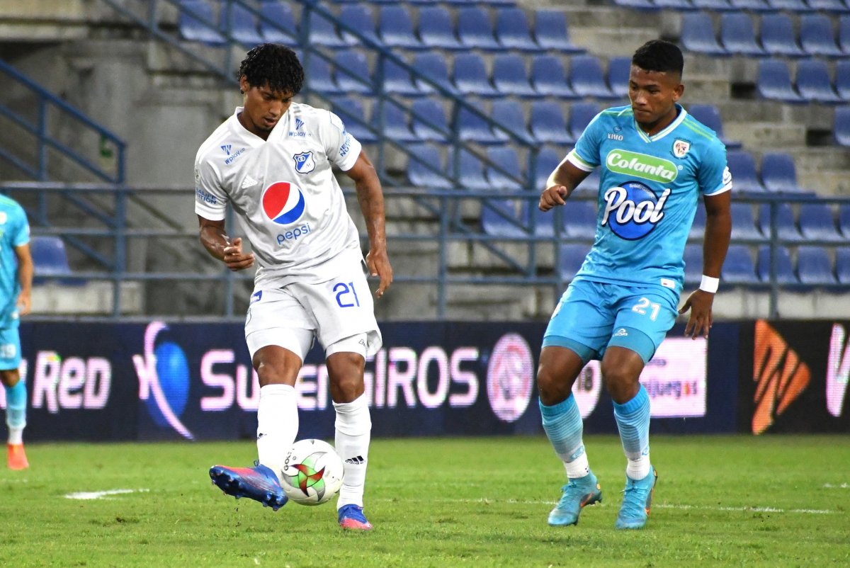 Con suplentes Millonarios logró un triunfazo en Montería 2 Con suplentes Millonarios logró un triunfazo en Montería Ni jugando con suplentes Millonarios afloja. Este sábado, como visitante, el equipo 'Embajador' venció 2-1 a Jaguares de Córdoba y sumó su cuarta victoria consecutiva en la Liga BetPlay.