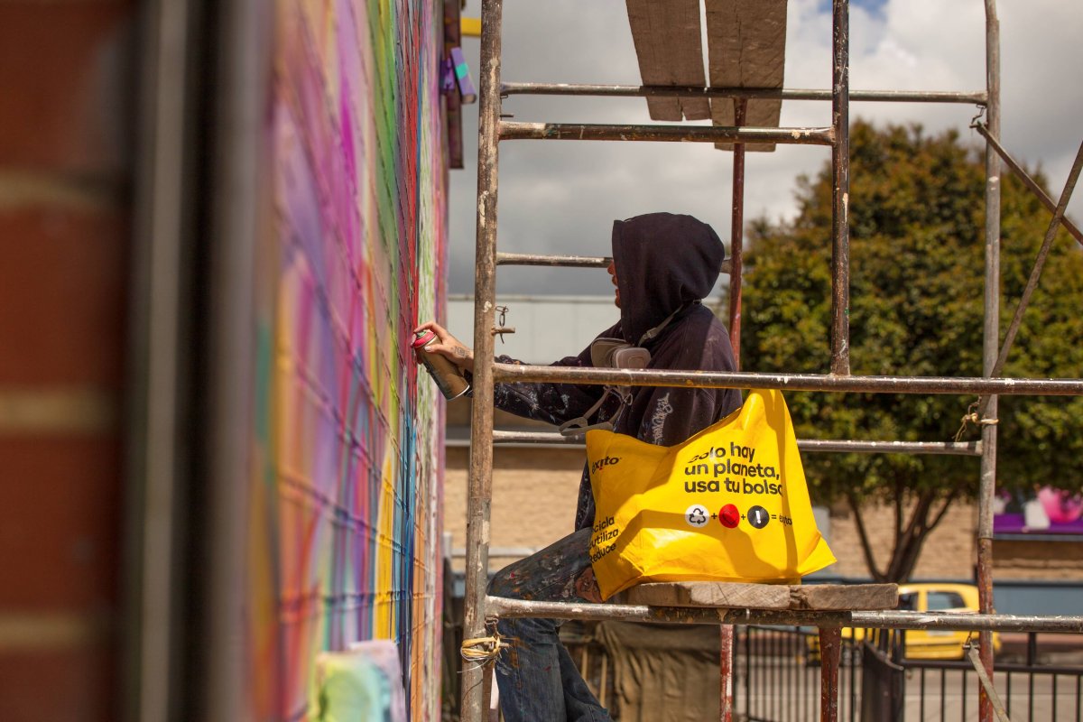 Abren convocatoria para muralistas y grafiteros de todo el país 2 Abren convocatoria para muralistas y grafiteros de todo el país A partir de este viernes, 25 de febrero, arrancan las inscripciones para muralistas y grafiteros colombianos que deseen participar en ‘My name is Colombia’.