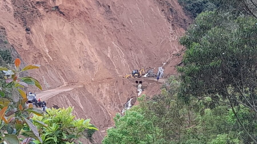 Intensas lluvias en Nariño dejan una menor desaparecida y 4 municipios afectados 1 Intensas lluvias en Nariño dejan una menor desaparecida y 4 municipios afectados El departamento de Nariño vive una difícil situación por cuenta de las intensas lluvias que afectan principalmente a los municipios de Santacruz, Túquerres, Los Andes y San Pablo, este último es el más afectado con 17 barrios inundados y una menor de 8 años desparecida.