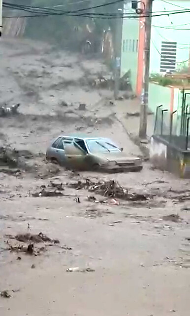 Intensas lluvias en Nariño dejan una menor desaparecida y 4 municipios afectados 2 Intensas lluvias en Nariño dejan una menor desaparecida y 4 municipios afectados El departamento de Nariño vive una difícil situación por cuenta de las intensas lluvias que afectan principalmente a los municipios de Santacruz, Túquerres, Los Andes y San Pablo, este último es el más afectado con 17 barrios inundados y una menor de 8 años desparecida.