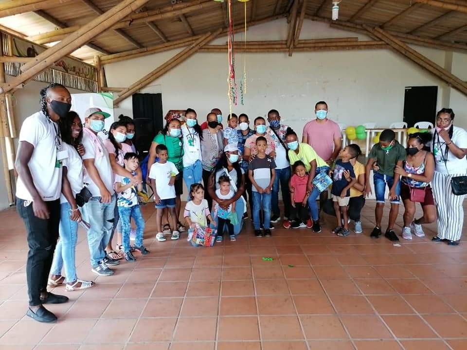 Unidas para enfrentar los agobios del autismo A 9.365 kilómetros de distancia, cuando la pandemia encerró al mundo, dos chocoanas se unieron por una iniciativa social que no deja de crecer. Una alianza para que las familias de su departamento con pacientes autistas encuentren fórmulas de comunicación activa y puedan compartir conocimiento en un mismo espacio de atención especializada. Haidy Sánchez Mattsson es psicóloga y vive en Umea, llamada ciudad de los abedules, a doce horas en autobús de Estocolmo (Suecia). Amparo Palacios Mosquera es trabajadora social y habita en el barrio El Jardín de Quibdó.