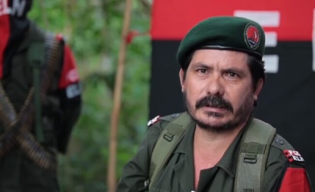 La guerra en Arauca ya cobra 70 muertes Sigue la escalada de violencia y horror en Arauca, una región en la que a diario se registran actos terribles como asesinatos, secuestros y acciones terroristas en medio de una confrontación entre grupos armados ilegales que andan entre Colombia y Venezuela.