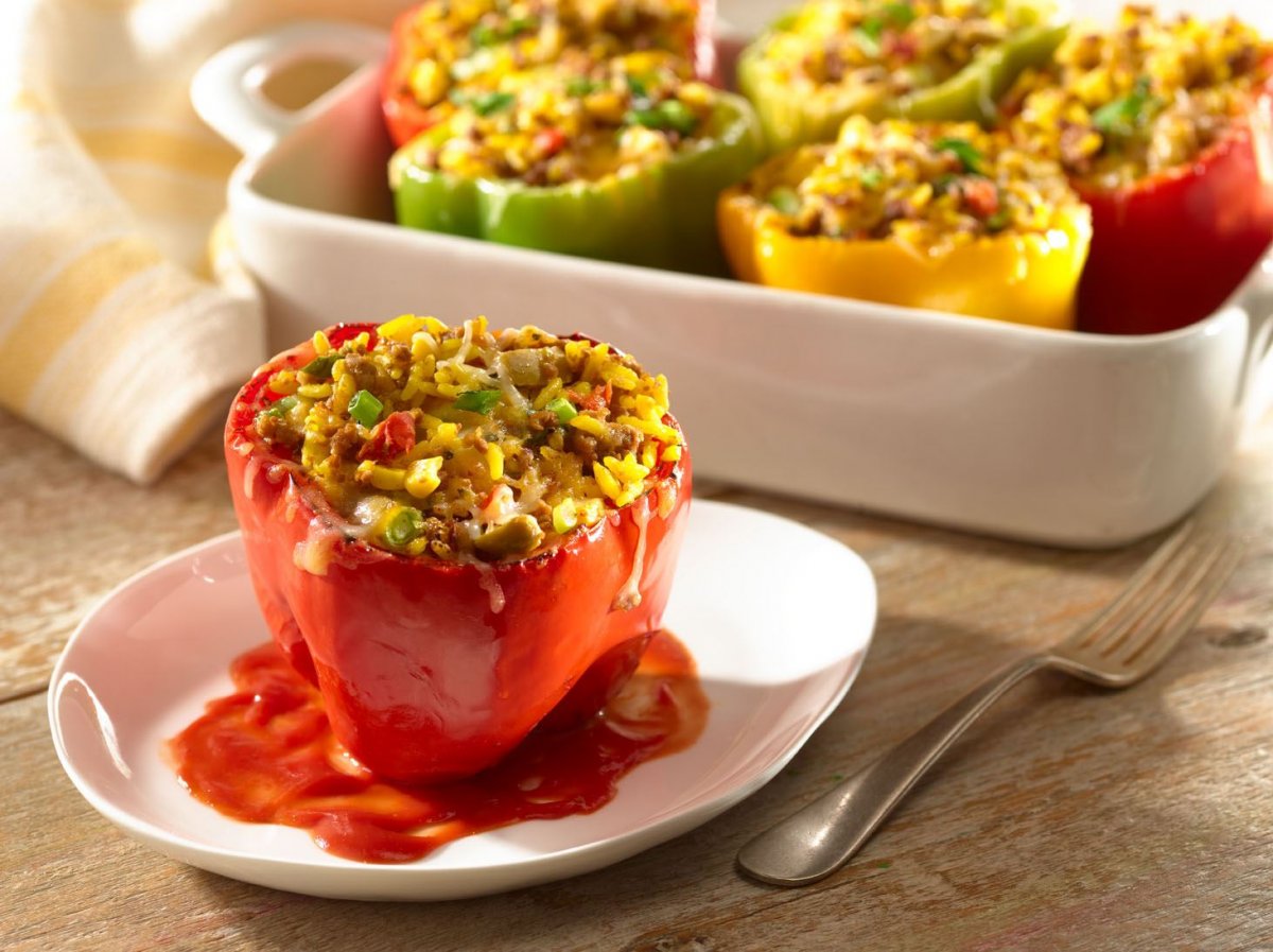Aprenda a preparar pimentones rellenos asados al horno 1 Aprenda a preparar pimentones rellenos asados al horno Q’HUBO quiere motivarlo para que ‘ahora sí’ inicie la dieta y mejore sus hábitos para tener un estilo de vida más saludable. Hoy le traemos una receta muy fácil de preparar, una opción saludable y diferente.