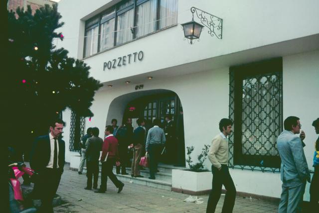 Relatos Criminales: la terrible masacre de Pozzetto 3 Relatos Criminales: la terrible masacre de Pozzetto Hoy en relatos criminales, Q'Hubo le cuenta la historia del asesino llamado Campo Elías Delgado y cómo este profesor y ex combatiente de Vietnam perpetró un 4 de diciembre de 1986 una de las masacres más recordadas en el restaurante Pozzetto, de Chapinero.