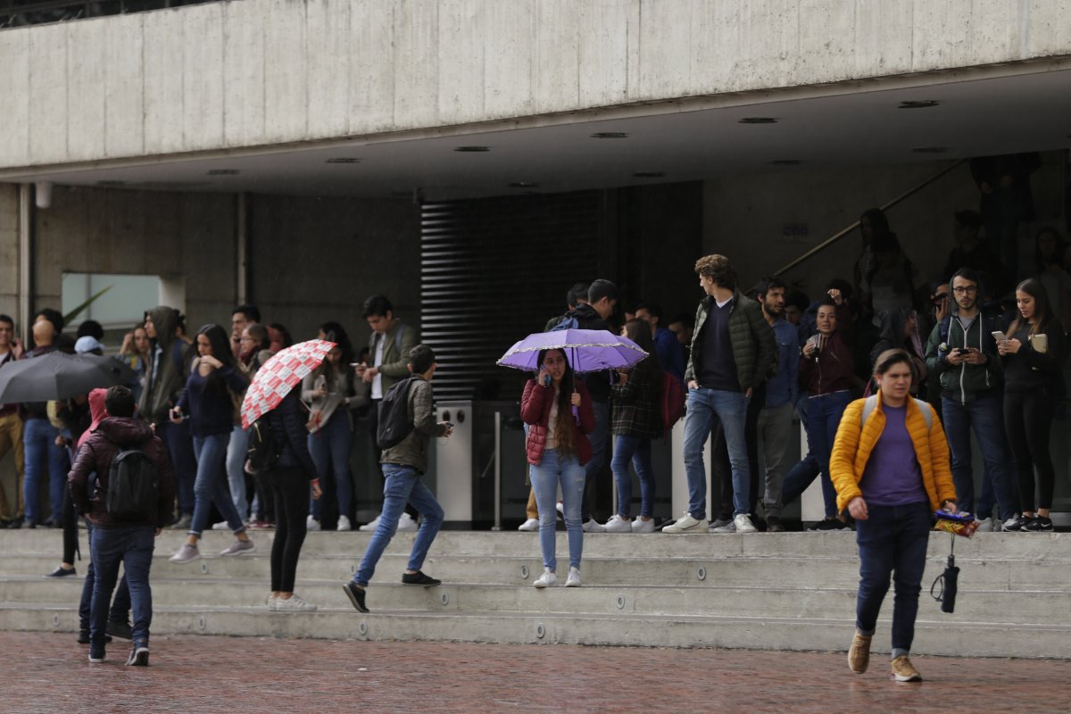 Universidad internacional de Valencia abrió becas de maestría para colombianos La Universidad Internacional de Valencia (VIU), lanzó la tercera edición de las Becas Quiero, un programa de 40 becas a las que podrán acceder profesionales y estudiantes con nacionalidad y residentes en Colombia, Chile y Perú. De esta convocatoria 14 becas de maestría son para Colombia.