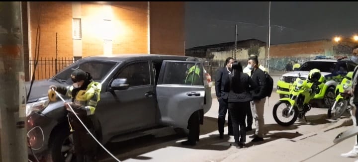 Rechazo por ataque a bala contra la lideresa Amparo Toloza en Bosa Repudio y preocupación ha causado en las últimas horas el ataque cometido contra el carro en el que se desplazaba, por el barrio Brasilia de la localidad de Bosa, la lideresa social Amparo Toloza, candidata al Congreso de la República por el Pacto Histórico.