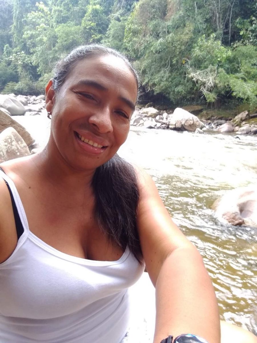 Rechazo por ataque a bala contra la lideresa Amparo Toloza en Bosa Repudio y preocupación ha causado en las últimas horas el ataque cometido contra el carro en el que se desplazaba, por el barrio Brasilia de la localidad de Bosa, la lideresa social Amparo Toloza, candidata al Congreso de la República por el Pacto Histórico.