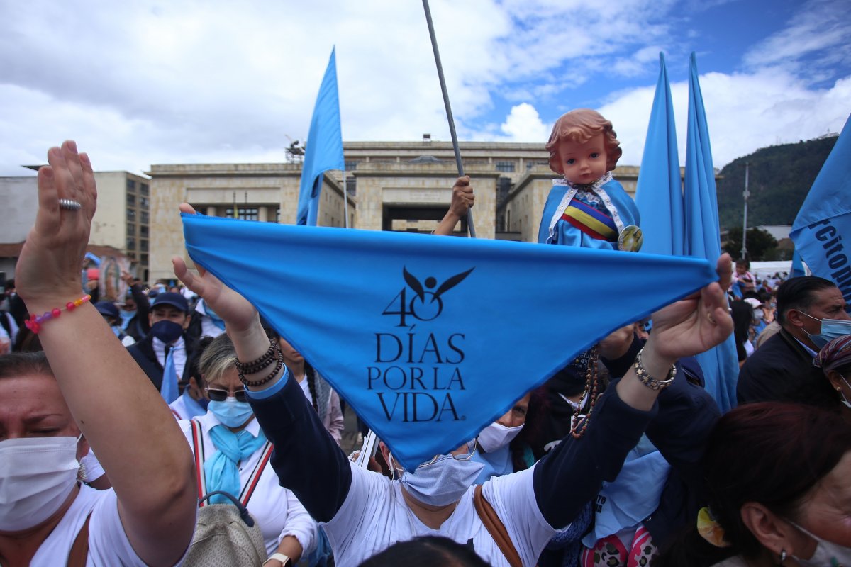 En varias ciudades del país, marchan conta el aborto Centenares de personas salieron este domingo a las calles de las principales ciudades del país, para protestar contra la decisión de la Corte Constitucional de despenalizar el aborto hasta la semana 24 de gestación.