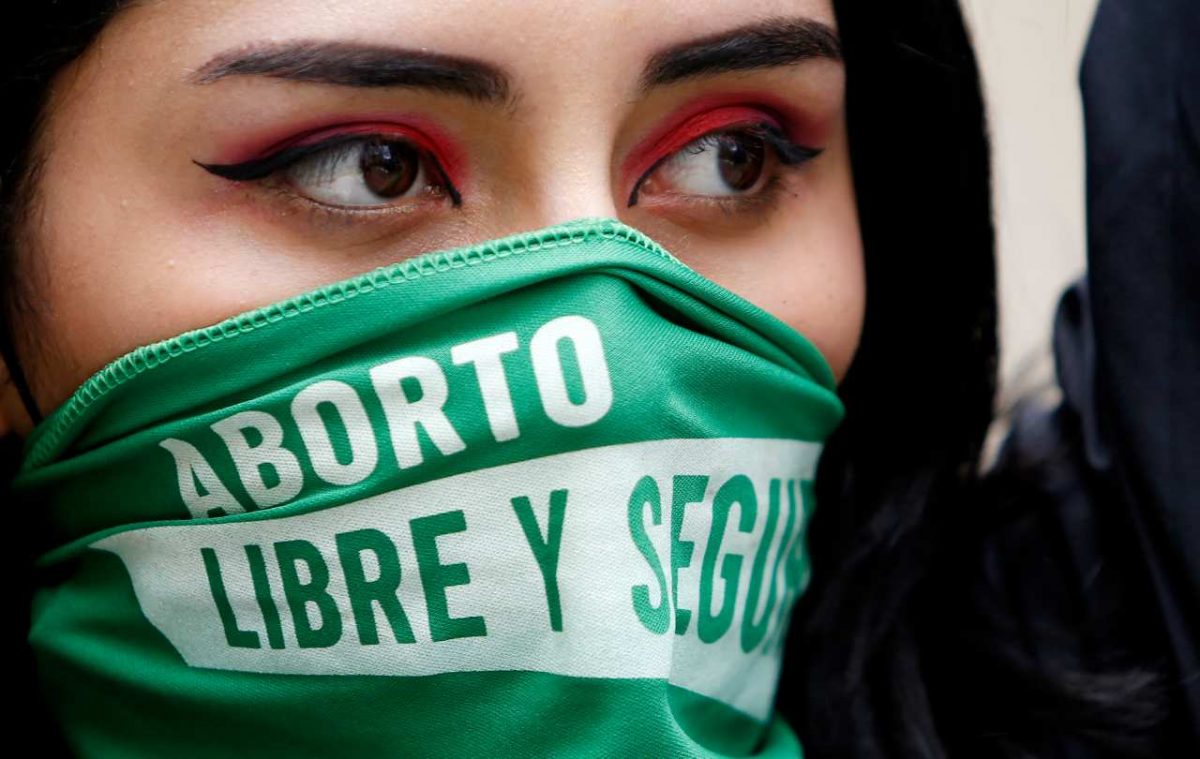 Ya se realizó en Bogotá el primer aborto libre después de despenalizarse 1 Ya se realizó en Bogotá el primer aborto libre después de despenalizarse En Colombia ya se practicó el primer aborto libre después de que la Corte Constitucional permitiera la interrupción del embarazo hasta la semana 24 de gestación.
