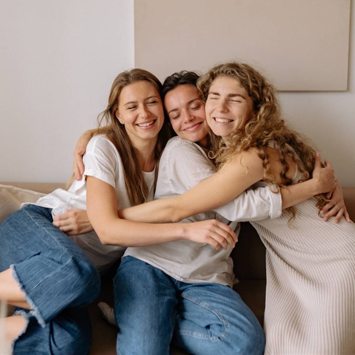 La importancia de ser bondadoso 6 La importancia de ser bondadoso Ser bondadoso es la mayor expresión de cariño, amor y grandeza que habita en lo más hondo de nuestro corazón, lo cual inspira optimismo y generosidad. Esto nos direcciona a ser cada día un mejor ser humano.